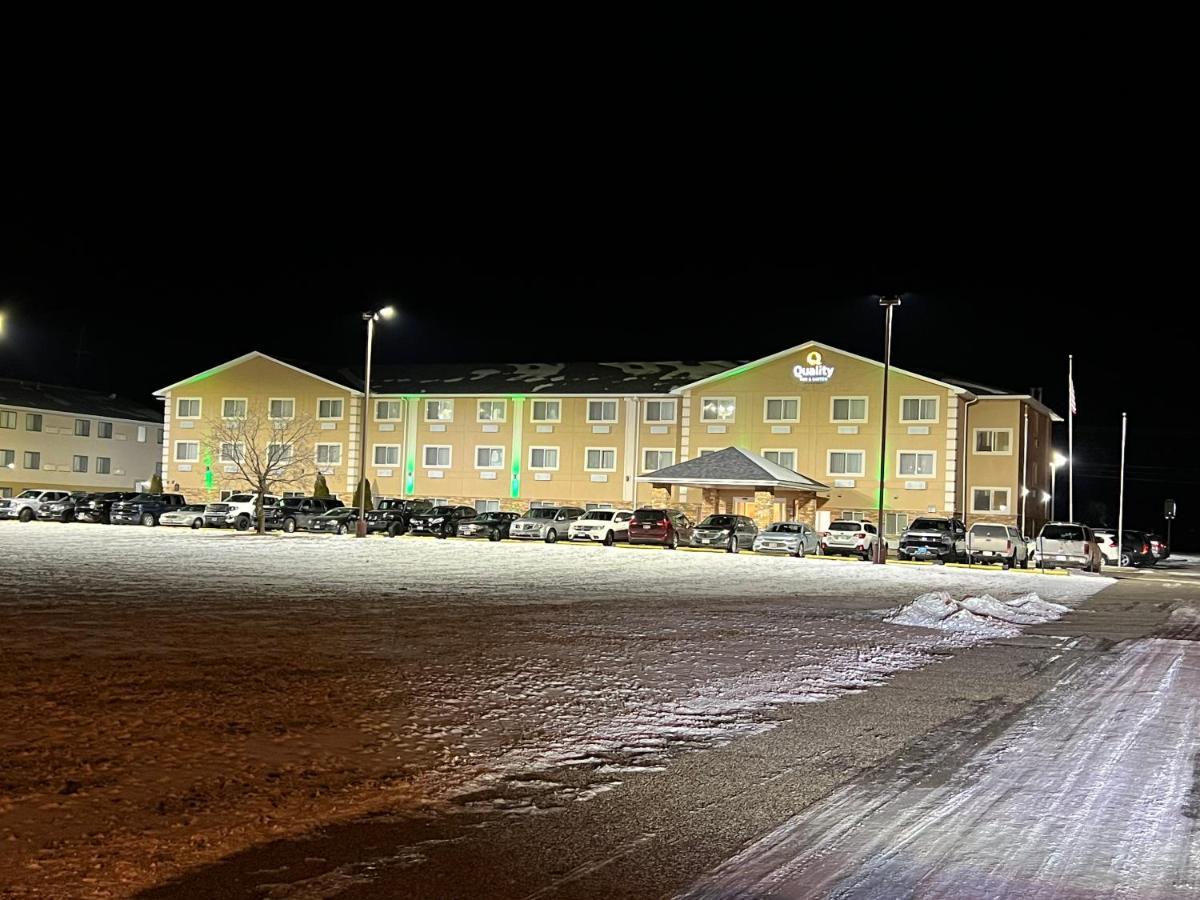 Quality Inn & Suites Wisconsin Dells Downtown - Waterparks Area Экстерьер фото